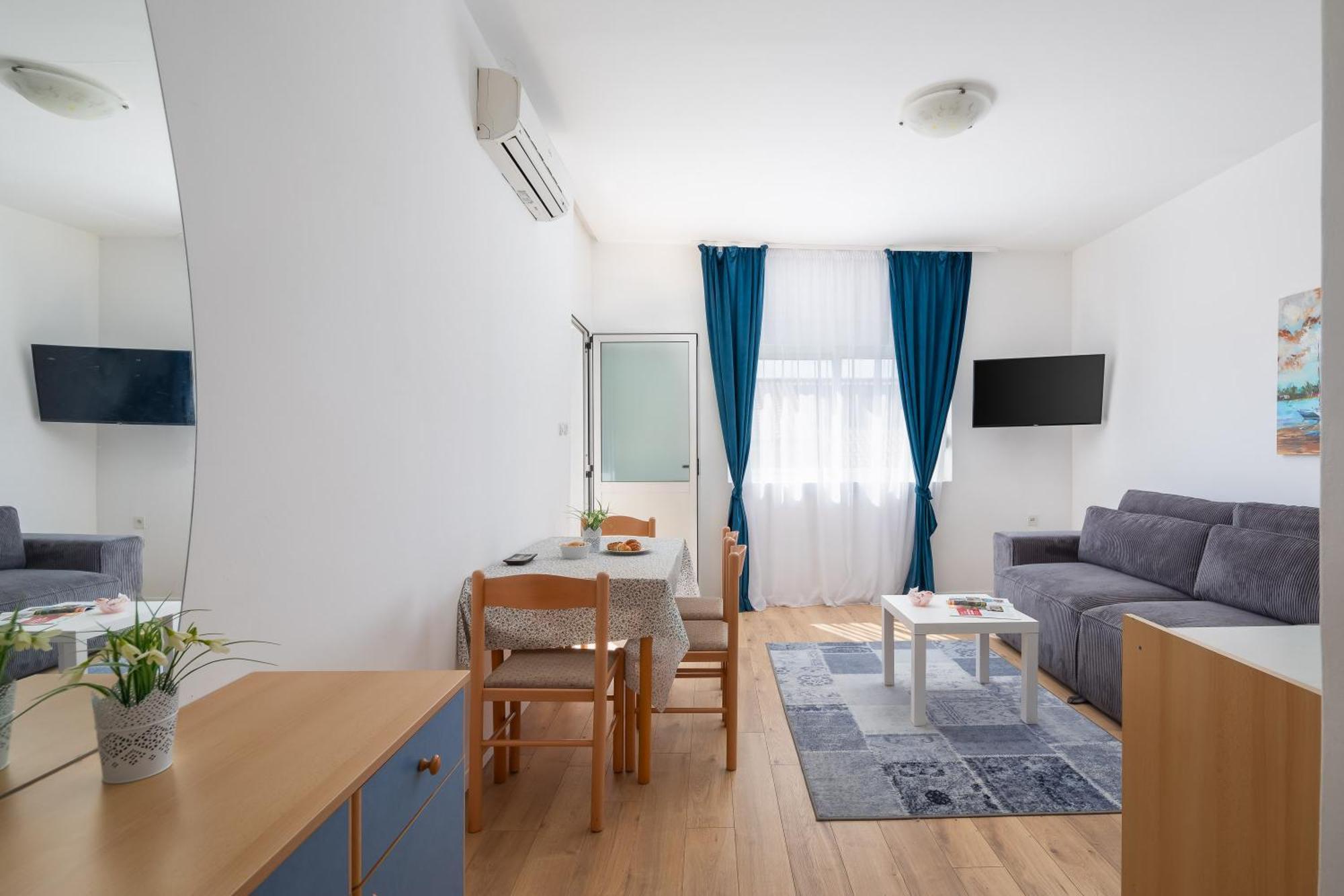 Magnolia Center Apartments Makarska Room photo